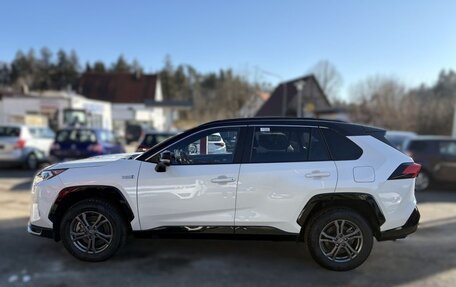 Toyota RAV4, 2021 год, 2 350 000 рублей, 3 фотография