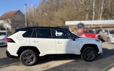 Toyota RAV4, 2021 год, 2 350 000 рублей, 5 фотография