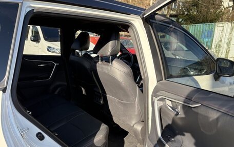 Toyota RAV4, 2021 год, 2 350 000 рублей, 16 фотография