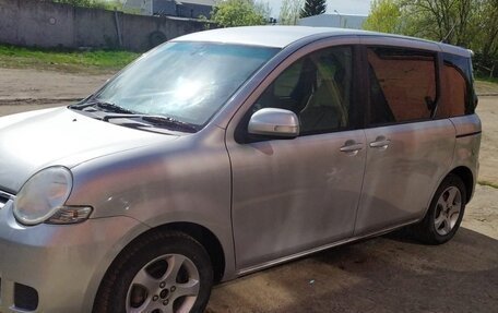 Toyota Sienta I, 2007 год, 655 000 рублей, 3 фотография