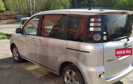 Toyota Sienta I, 2007 год, 655 000 рублей, 4 фотография