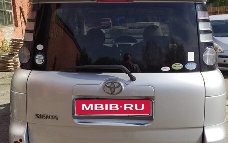 Toyota Sienta I, 2007 год, 655 000 рублей, 6 фотография