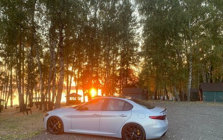 Alfa Romeo Giulia II, 2021 год, 2 800 000 рублей, 13 фотография