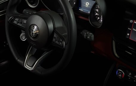 Alfa Romeo Giulia II, 2021 год, 2 800 000 рублей, 16 фотография