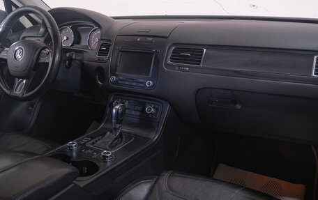 Volkswagen Touareg III, 2011 год, 1 779 000 рублей, 18 фотография