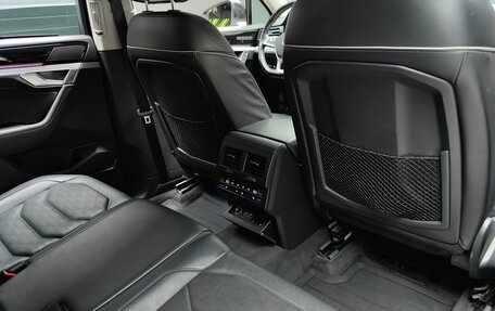 Volkswagen Touareg III, 2018 год, 4 700 000 рублей, 22 фотография