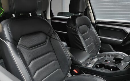 Volkswagen Touareg III, 2018 год, 4 700 000 рублей, 24 фотография