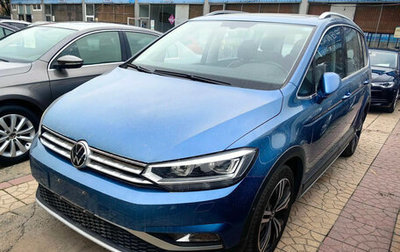 Volkswagen Touran III, 2022 год, 1 849 000 рублей, 1 фотография