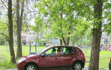 Renault Sandero I, 2012 год, 899 000 рублей, 1 фотография
