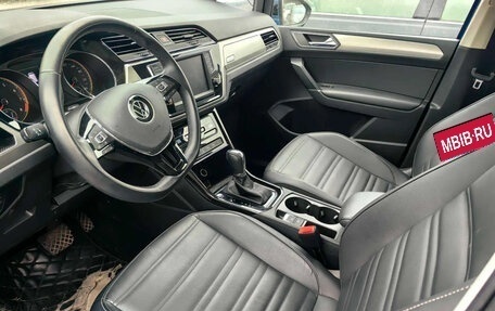 Volkswagen Touran III, 2022 год, 1 849 000 рублей, 4 фотография
