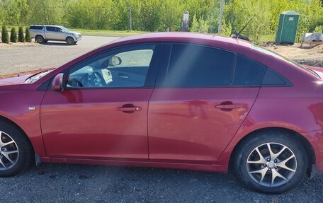 Chevrolet Cruze II, 2010 год, 530 000 рублей, 3 фотография