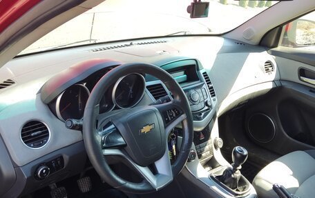 Chevrolet Cruze II, 2010 год, 530 000 рублей, 5 фотография