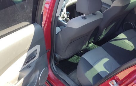 Chevrolet Cruze II, 2010 год, 530 000 рублей, 17 фотография