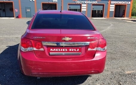 Chevrolet Cruze II, 2010 год, 530 000 рублей, 10 фотография