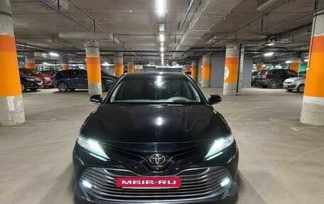Toyota Camry, 2018 год, 2 890 000 рублей, 2 фотография