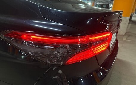 Toyota Camry, 2018 год, 2 890 000 рублей, 6 фотография