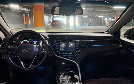 Toyota Camry, 2018 год, 2 890 000 рублей, 15 фотография