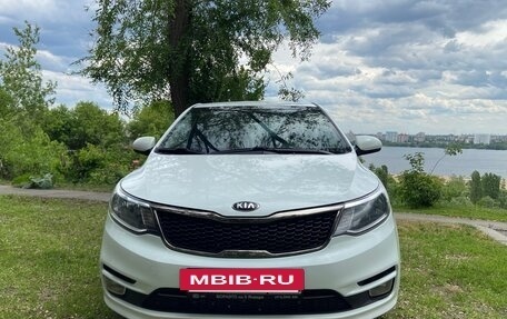 KIA Rio III рестайлинг, 2016 год, 1 080 000 рублей, 2 фотография