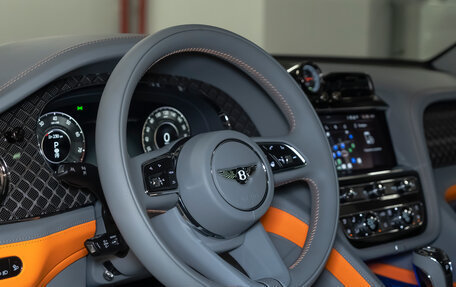 Bentley Bentayga I, 2025 год, 42 990 000 рублей, 25 фотография