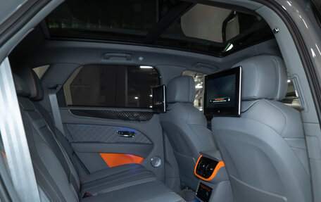 Bentley Bentayga I, 2025 год, 42 990 000 рублей, 39 фотография