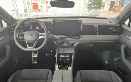 Volkswagen Tiguan, 2025 год, 3 709 000 рублей, 3 фотография