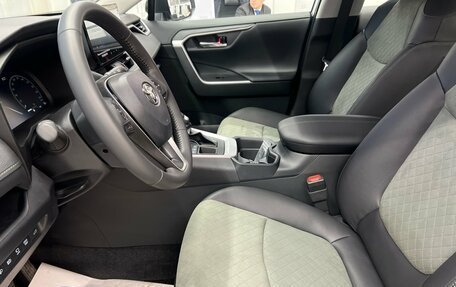 Toyota RAV4, 2024 год, 4 200 000 рублей, 8 фотография