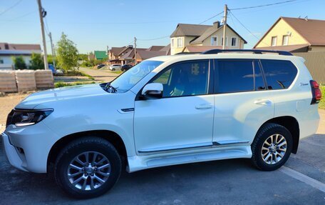 Toyota Land Cruiser Prado 150 рестайлинг 2, 2021 год, 6 199 000 рублей, 7 фотография