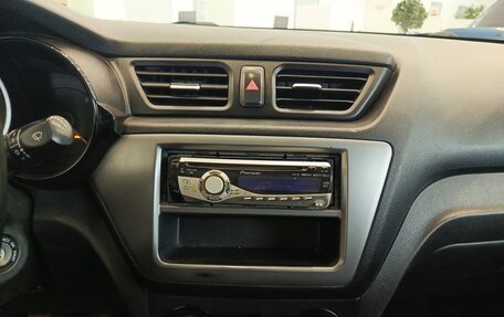 KIA Rio III рестайлинг, 2015 год, 621 000 рублей, 18 фотография