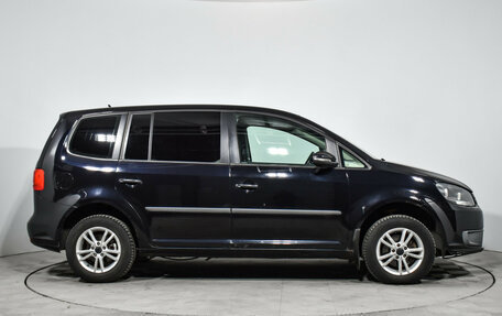 Volkswagen Touran III, 2010 год, 735 000 рублей, 4 фотография