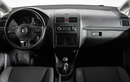 Volkswagen Touran III, 2010 год, 735 000 рублей, 12 фотография