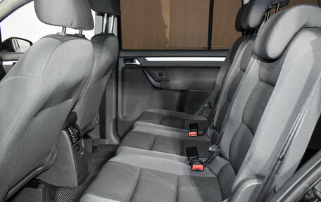 Volkswagen Touran III, 2010 год, 735 000 рублей, 11 фотография