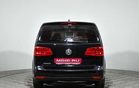 Volkswagen Touran III, 2010 год, 735 000 рублей, 6 фотография