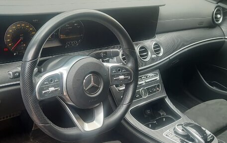 Mercedes-Benz E-Класс, 2018 год, 4 500 000 рублей, 1 фотография