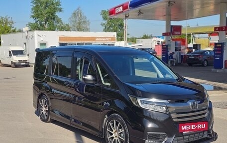 Honda Stepwgn IV, 2017 год, 2 650 000 рублей, 4 фотография