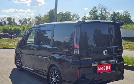 Honda Stepwgn IV, 2017 год, 2 650 000 рублей, 7 фотография