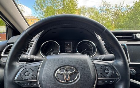 Toyota Camry, 2019 год, 2 800 000 рублей, 9 фотография