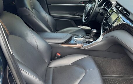 Toyota Camry, 2019 год, 2 800 000 рублей, 10 фотография
