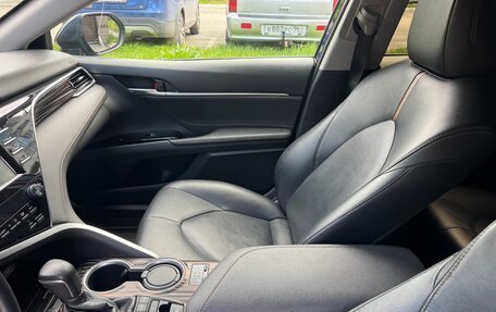 Toyota Camry, 2019 год, 2 800 000 рублей, 15 фотография