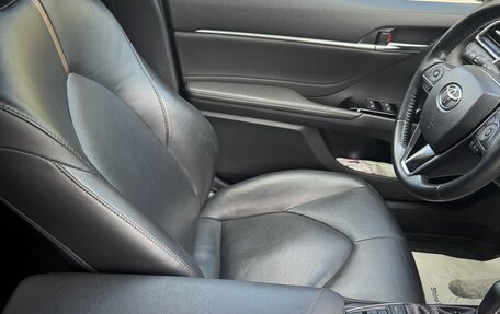 Toyota Camry, 2019 год, 2 800 000 рублей, 11 фотография