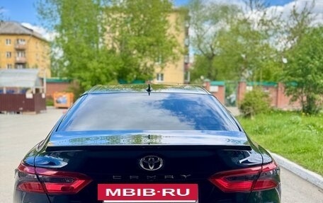 Toyota Camry, 2019 год, 2 800 000 рублей, 6 фотография
