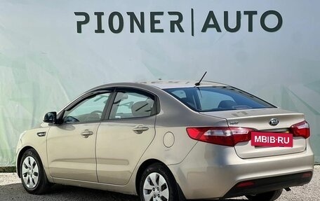 KIA Rio III рестайлинг, 2014 год, 890 000 рублей, 7 фотография