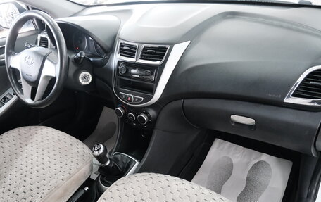 Hyundai Solaris II рестайлинг, 2011 год, 759 000 рублей, 18 фотография