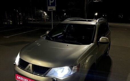 Mitsubishi Outlander III рестайлинг 3, 2008 год, 960 000 рублей, 8 фотография