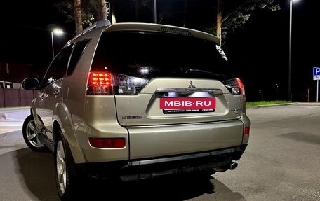 Mitsubishi Outlander III рестайлинг 3, 2008 год, 960 000 рублей, 5 фотография
