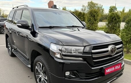 Toyota Land Cruiser 200, 2019 год, 7 800 000 рублей, 1 фотография