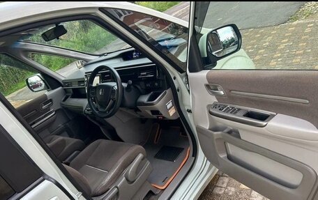 Honda Stepwgn IV, 2015 год, 1 600 000 рублей, 11 фотография