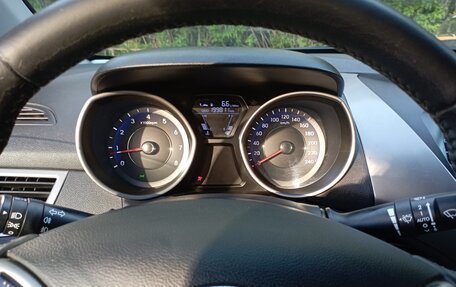 Hyundai Elantra V, 2011 год, 900 000 рублей, 3 фотография