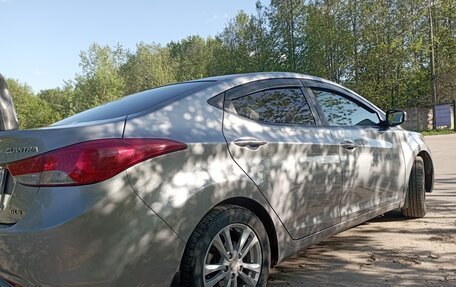 Hyundai Elantra V, 2011 год, 900 000 рублей, 11 фотография