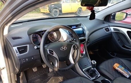 Hyundai Elantra V, 2011 год, 900 000 рублей, 17 фотография