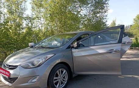 Hyundai Elantra V, 2011 год, 900 000 рублей, 14 фотография
